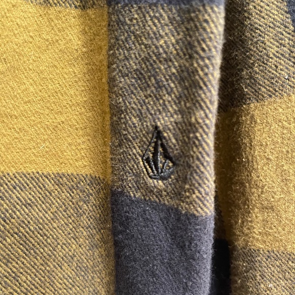 🌀NWOT Volcom flannel🌀 - Picture 5 of 5